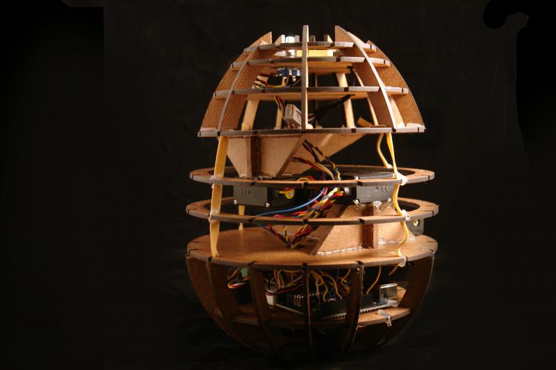 momo-a-haptic-navigational-device.jpg